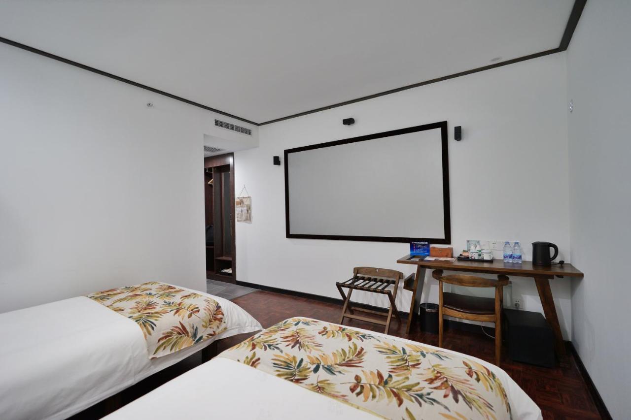 Hotel Nostalgia